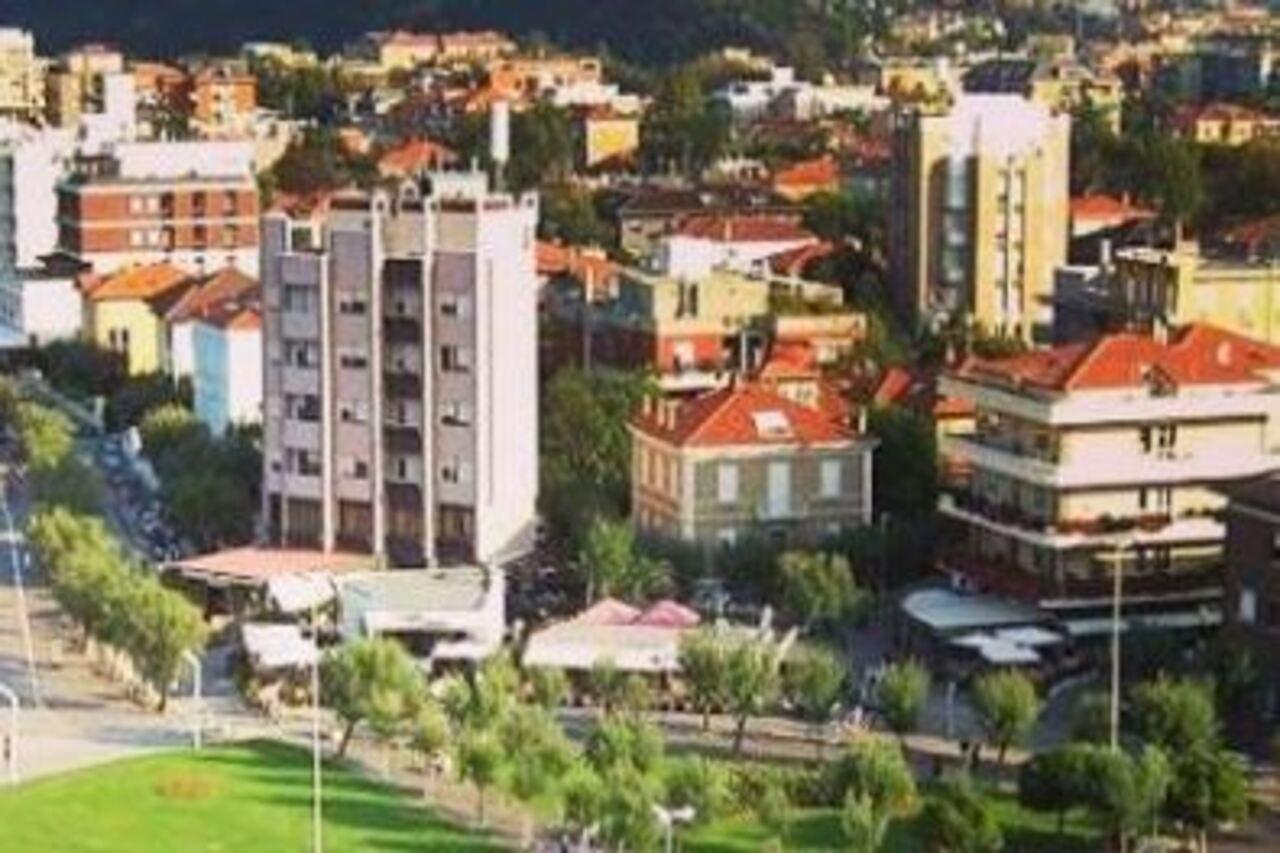 Hotel Bristol Pesaro Eksteriør bilde