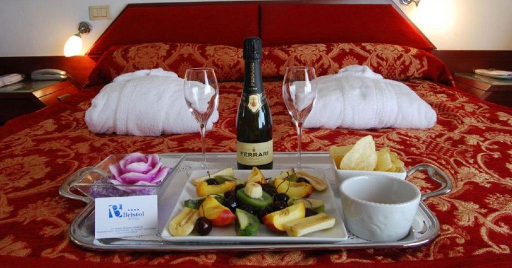 Hotel Bristol Pesaro Eksteriør bilde