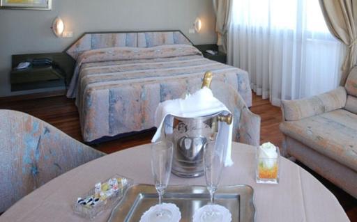 Hotel Bristol Pesaro Eksteriør bilde