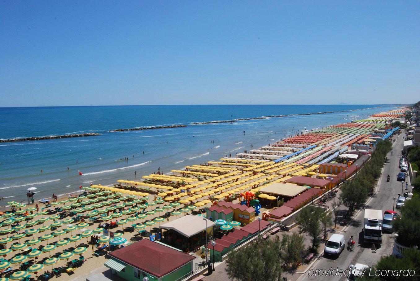 Hotel Bristol Pesaro Eksteriør bilde