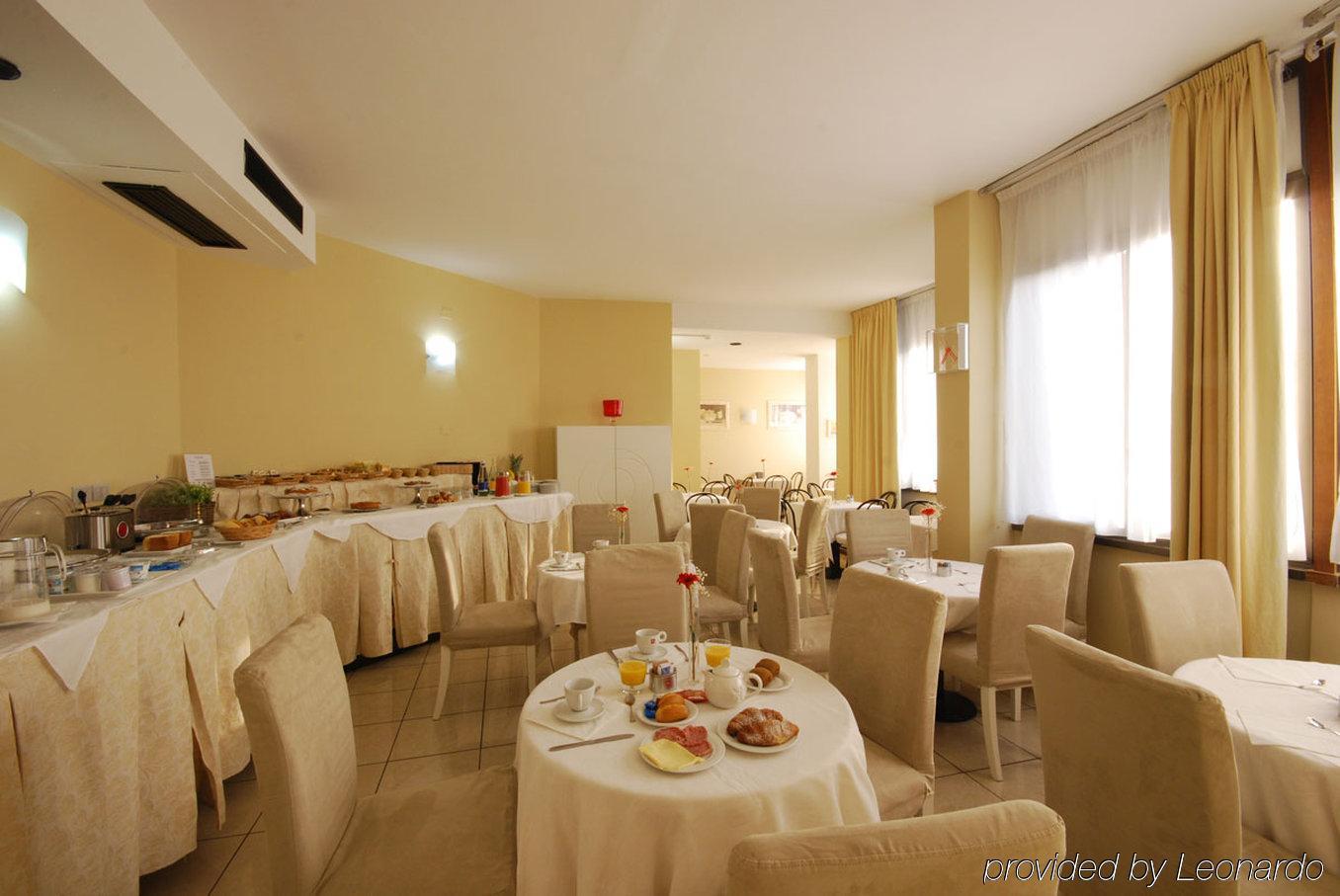 Hotel Bristol Pesaro Eksteriør bilde