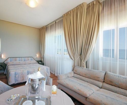 Hotel Bristol Pesaro Eksteriør bilde