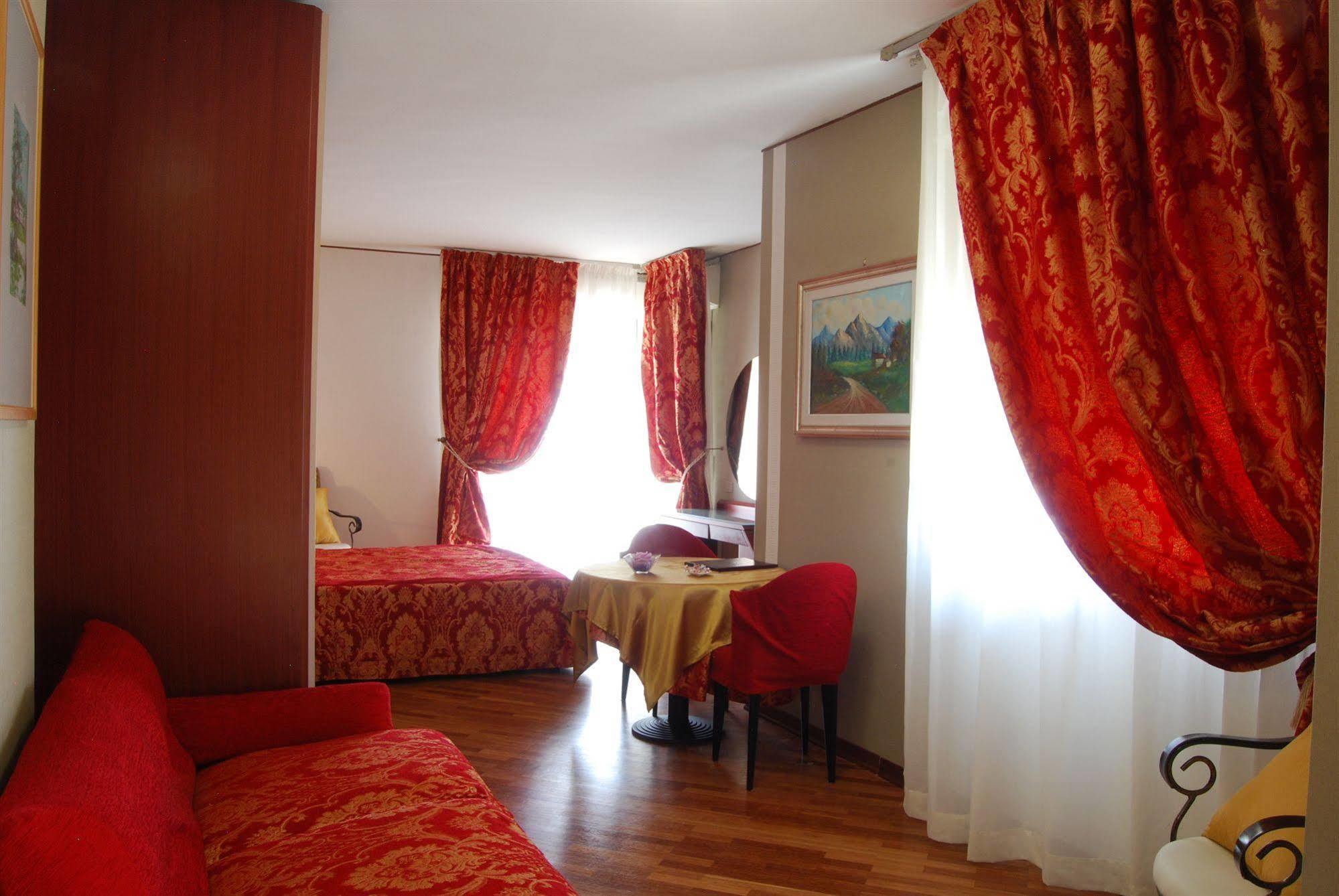 Hotel Bristol Pesaro Eksteriør bilde